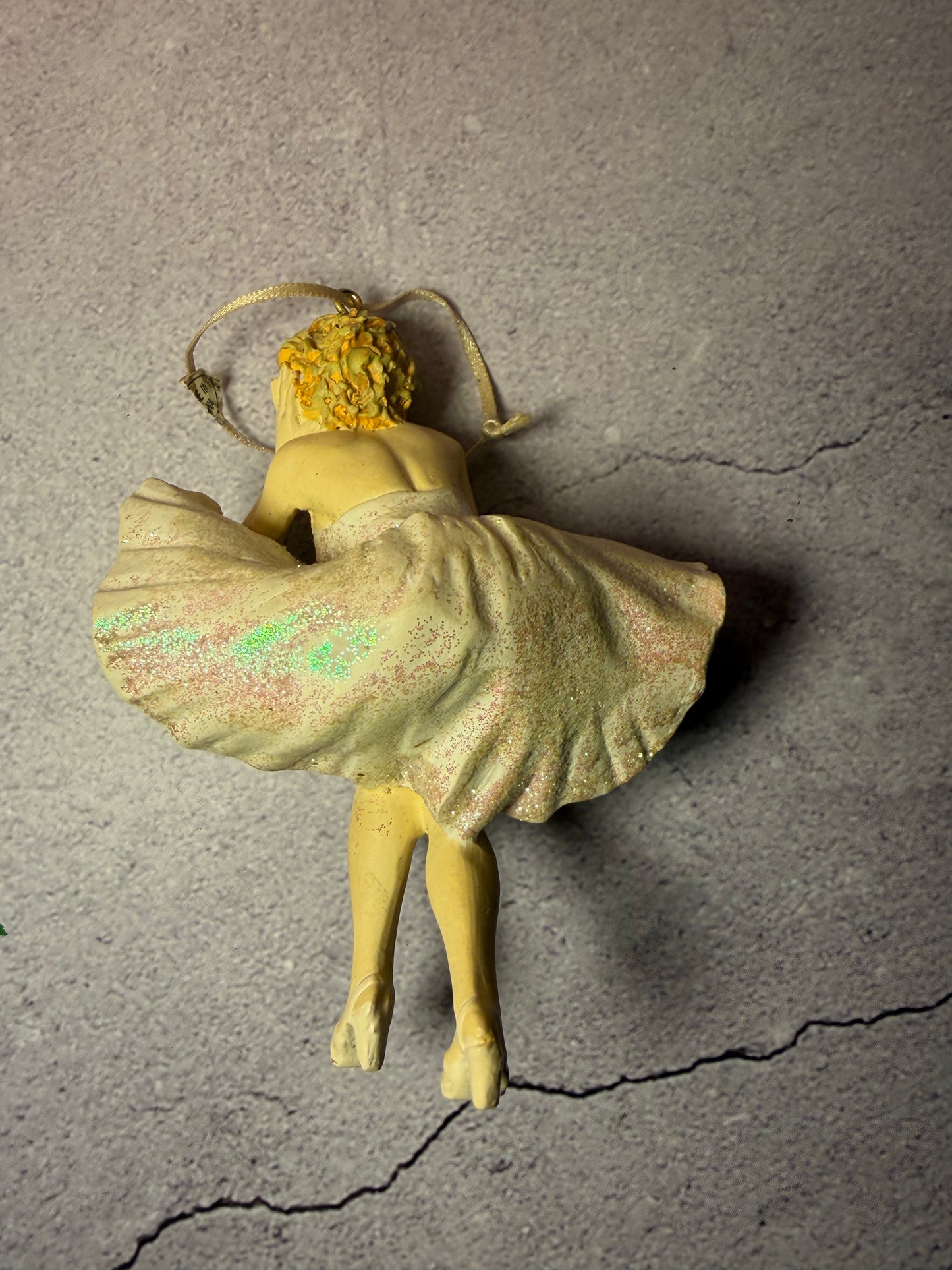 Vintage 1950s Marilyn Monroe "Seven Year Itch" Ceramic Ornament — As Found