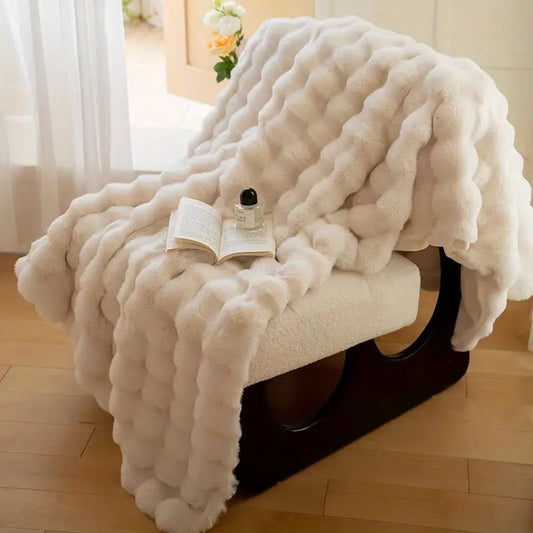 Soft and Cozy Plush Blanket - Vintage Elegance for Ultimate Comfort- White